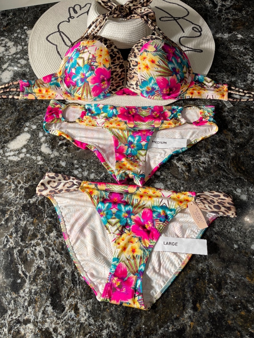 Victoria Secrets bikini bombshell 36C and M or L bottoms READ BELOW 👇